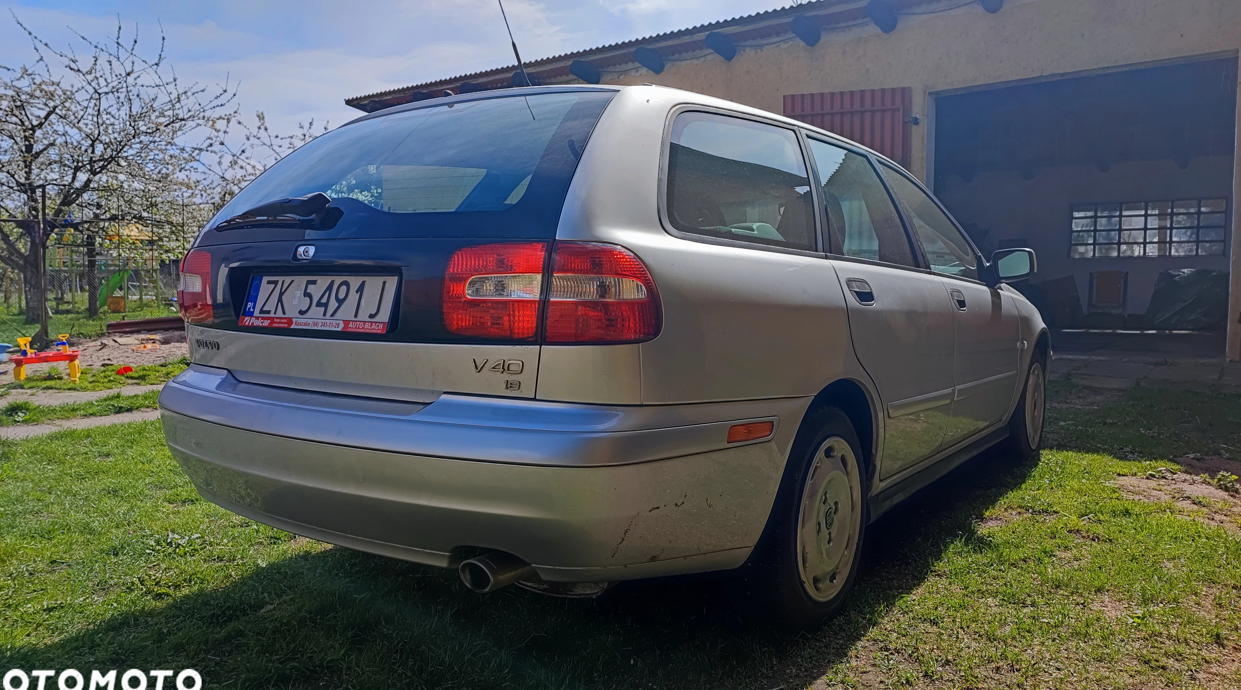 Volvo V40 cena 3500 przebieg: 190000, rok produkcji 2002 z Międzybórz małe 46